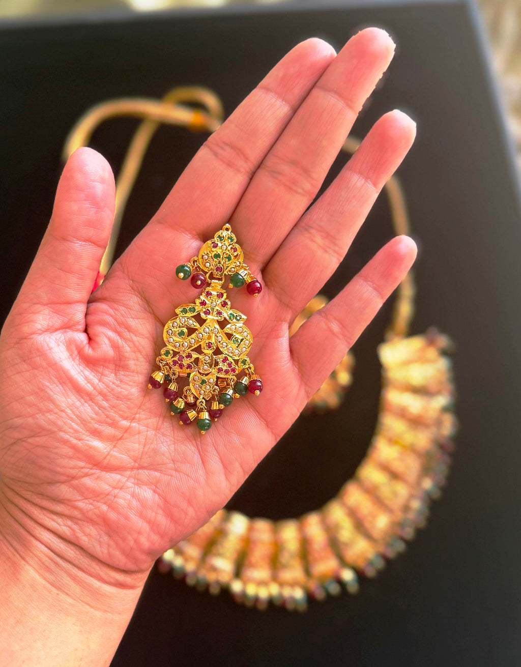 The Tikri Jadau Jewelry Set