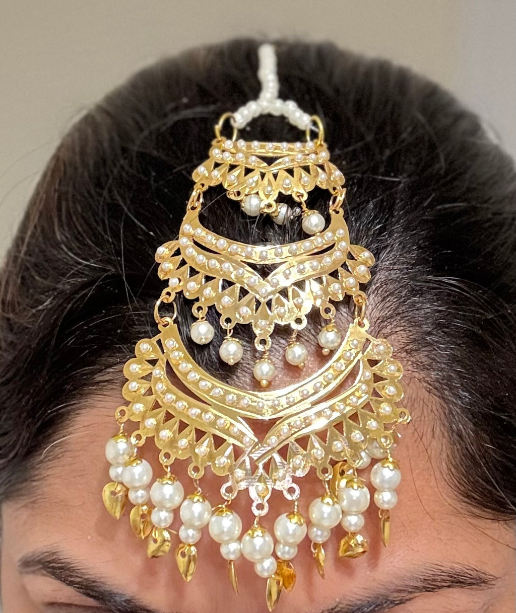 The Mutiyaar Jadau Maang Tikka with Earrings