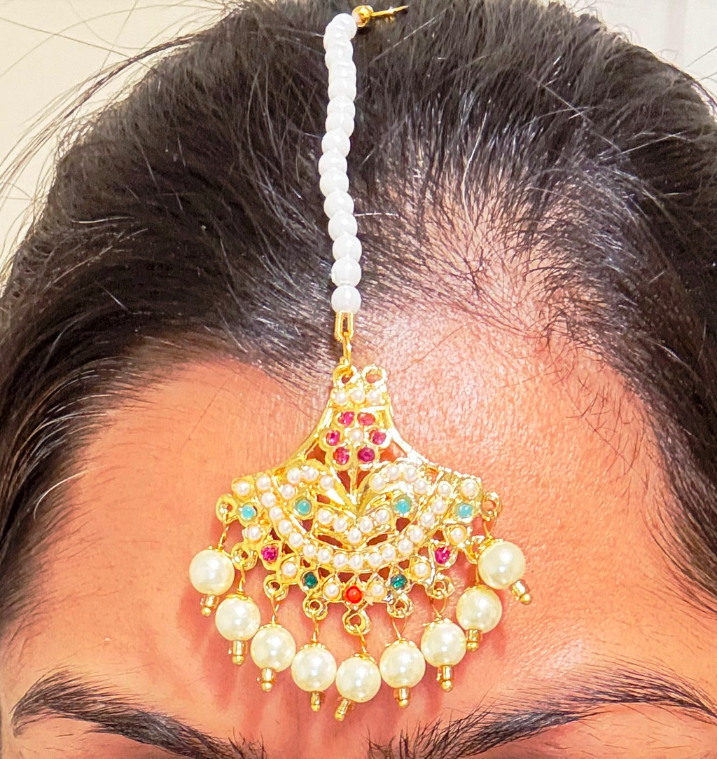 The Multilayered Jadau Jewelry Set