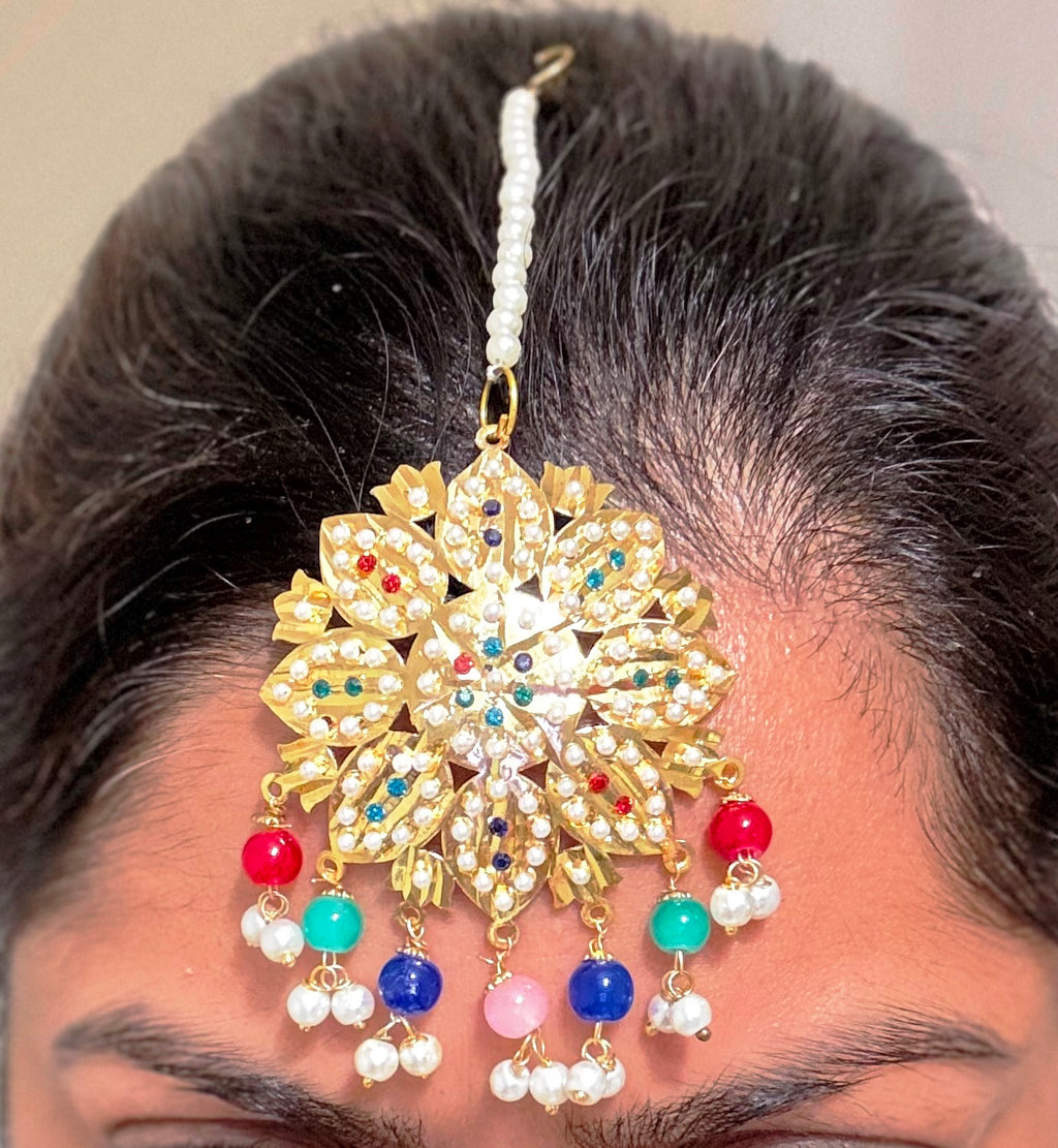 The Jadau Choker Jewellery Set : Multi