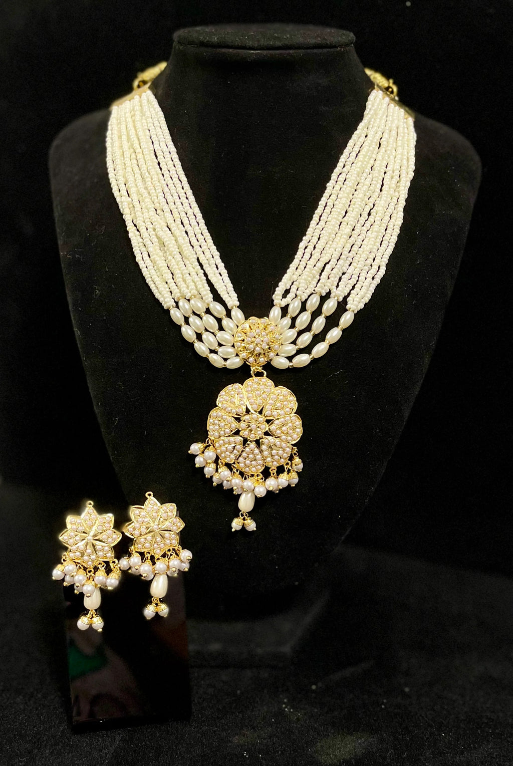 The Nimrat Off-White Jadau Set