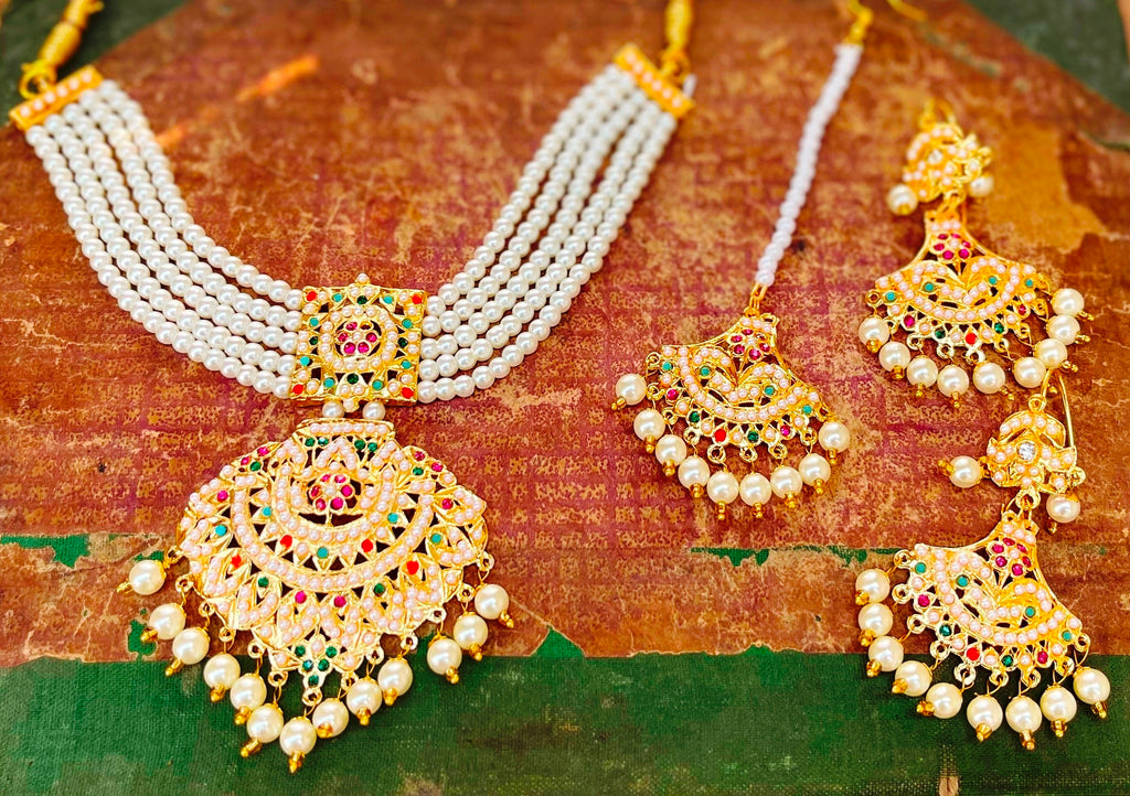 The Multilayered Jadau Jewelry Set