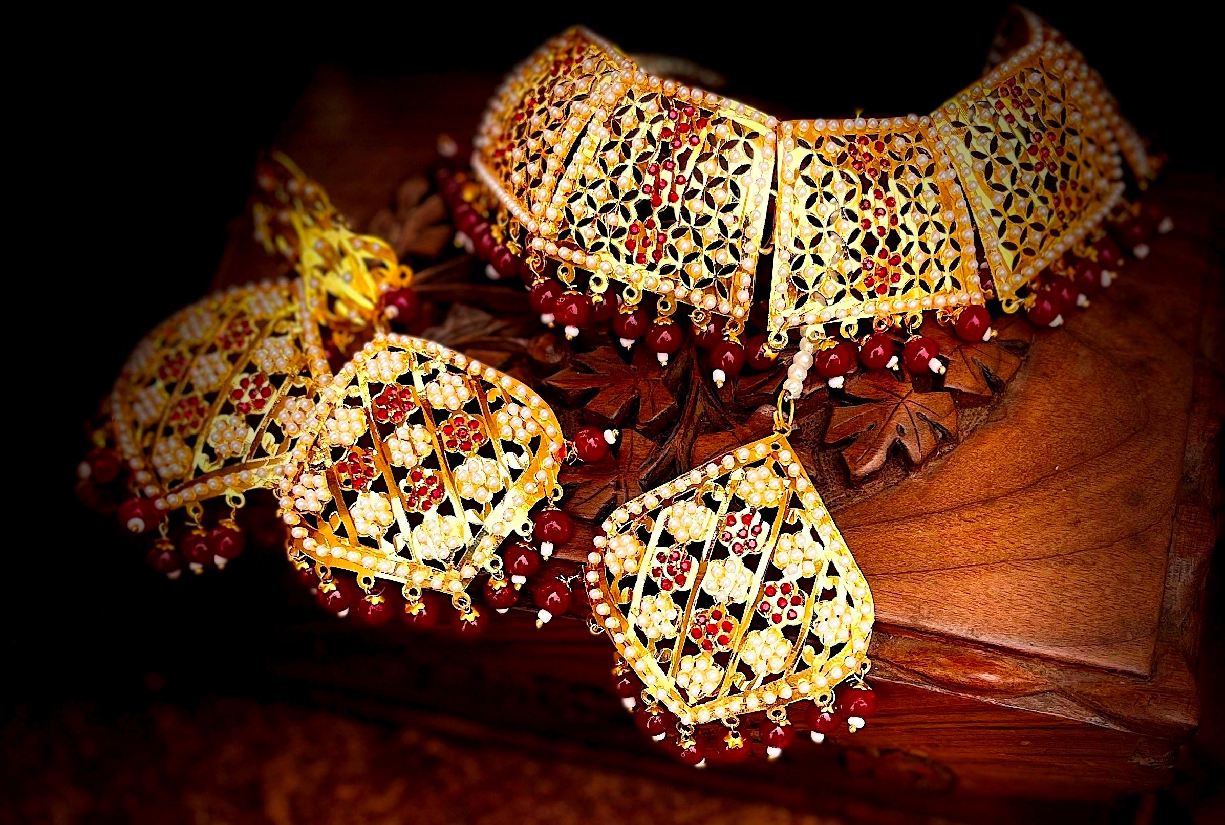 The Ravishing Maroon Jadau Choker Jewelry Set