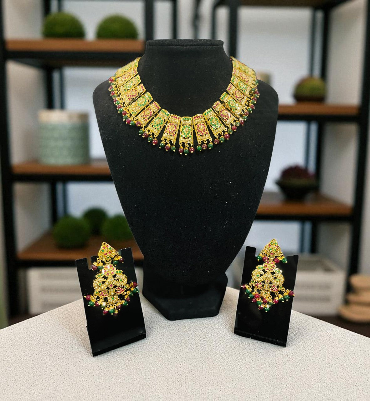 The Tikri Jadau Jewelry Set