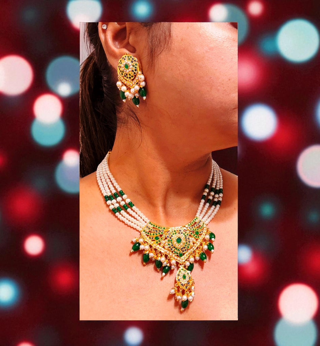 The Green Jadau Pearls Necklace Set